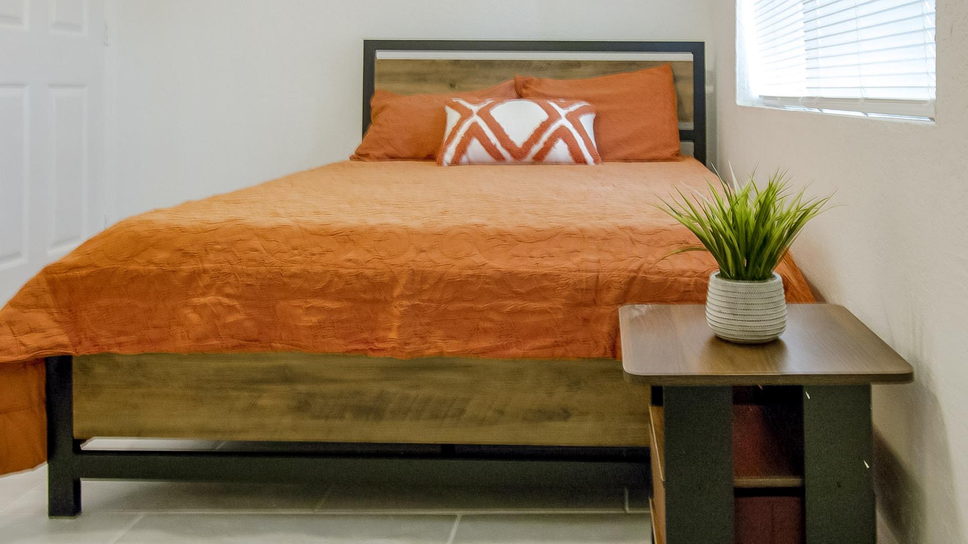 bedroom, detected:bed, window blind