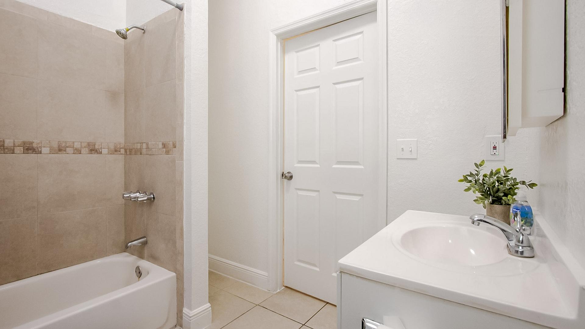 Bathroom(s)