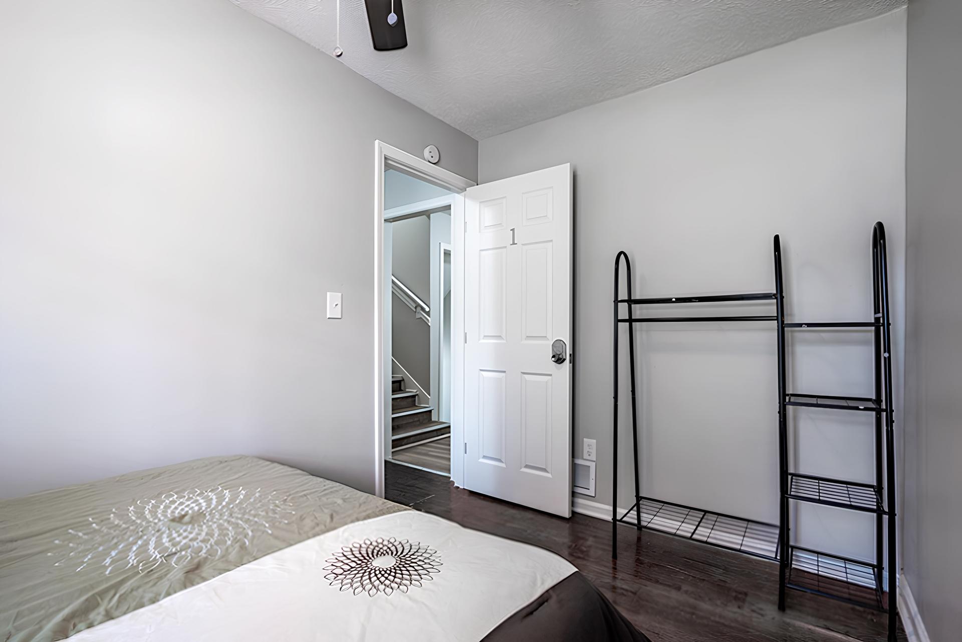 bedroom, detected:bed