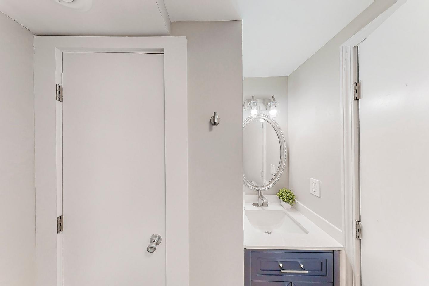 Bathroom(s)