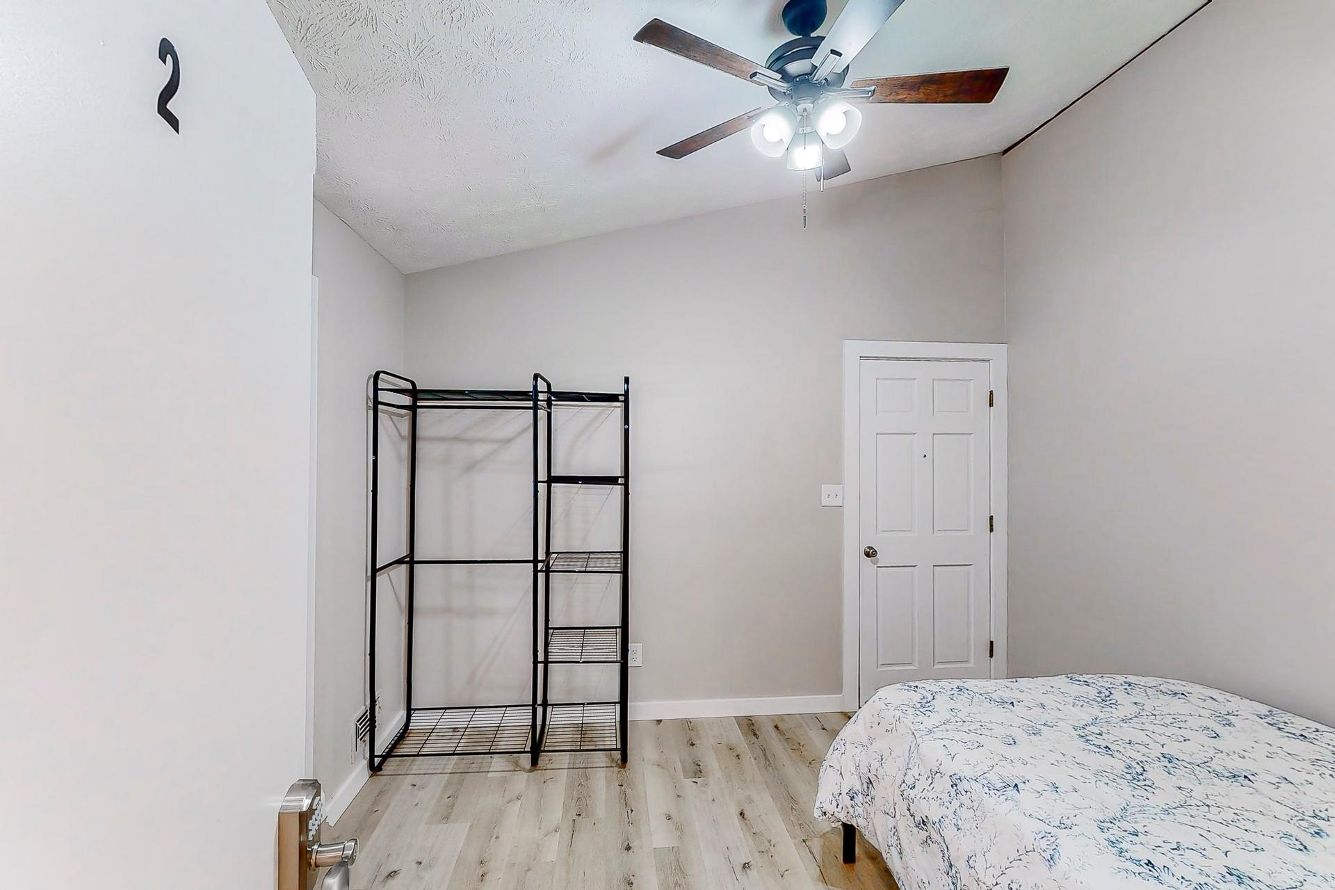 bedroom, detected:ceiling fan, bed