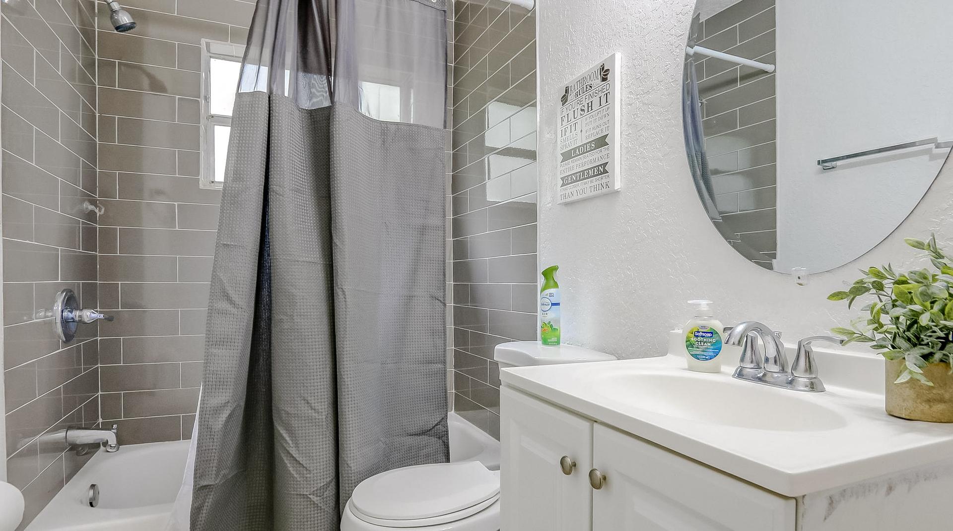 Bathroom(s)