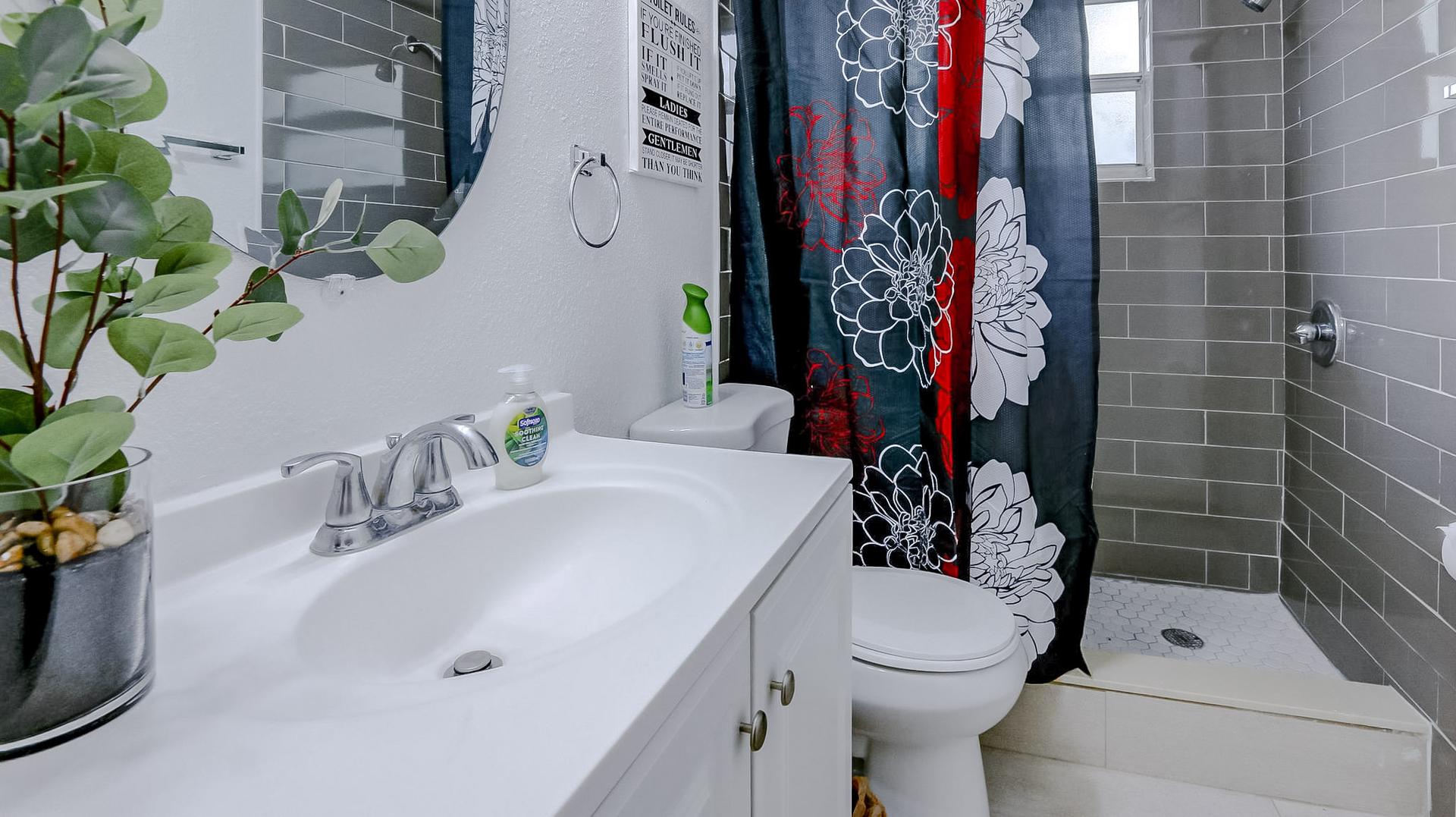 Bathroom(s)