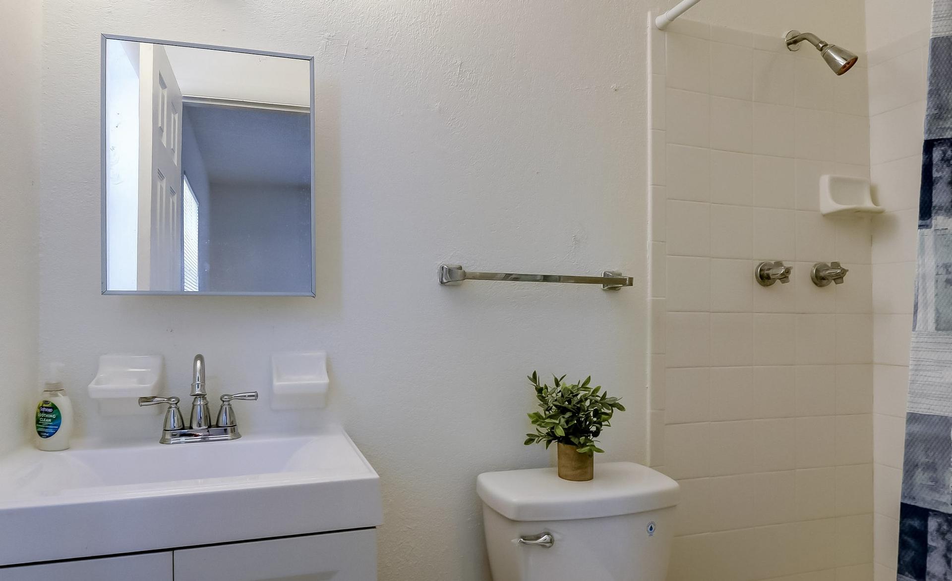 Bathroom(s)
