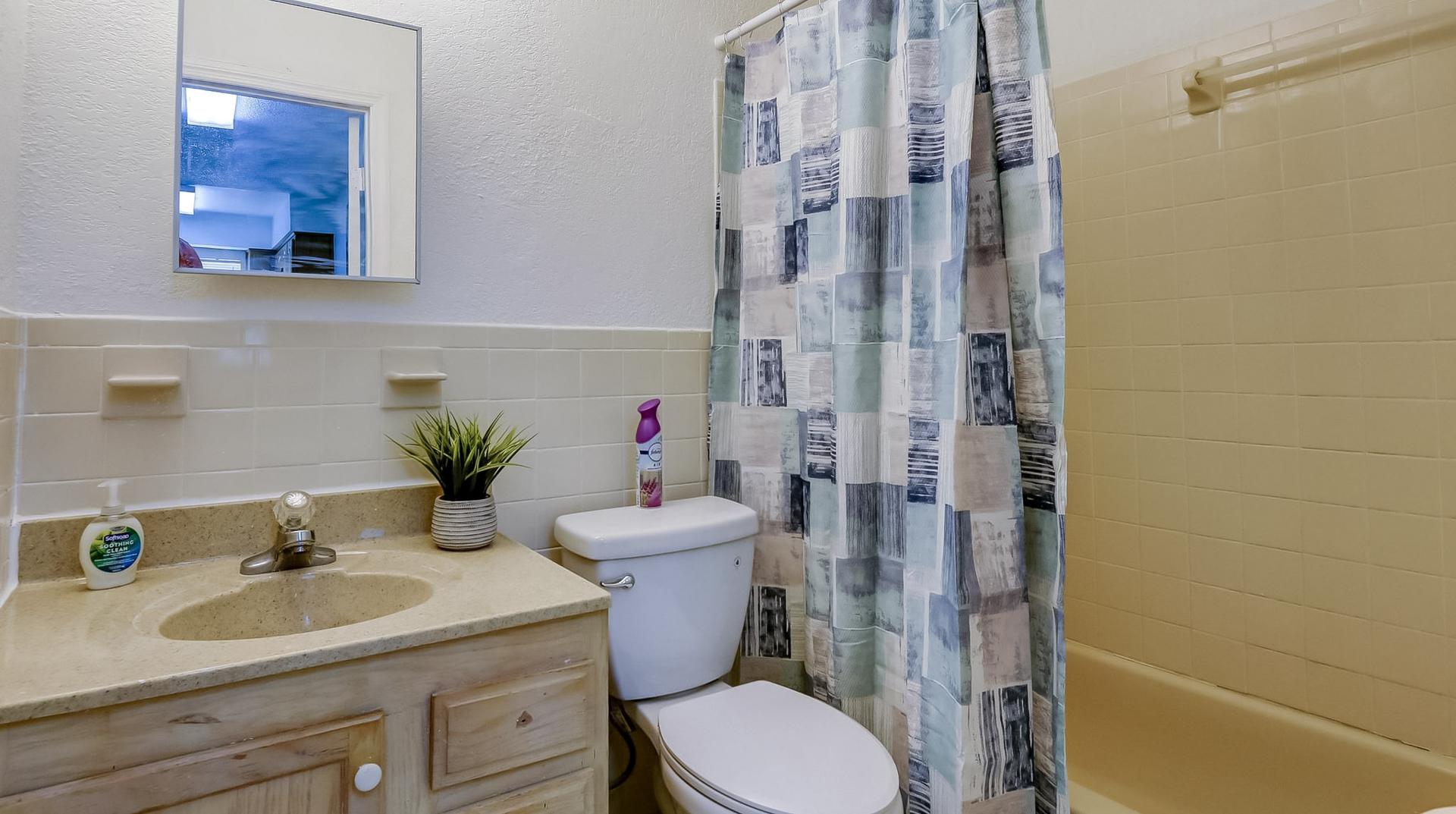 Bathroom(s)