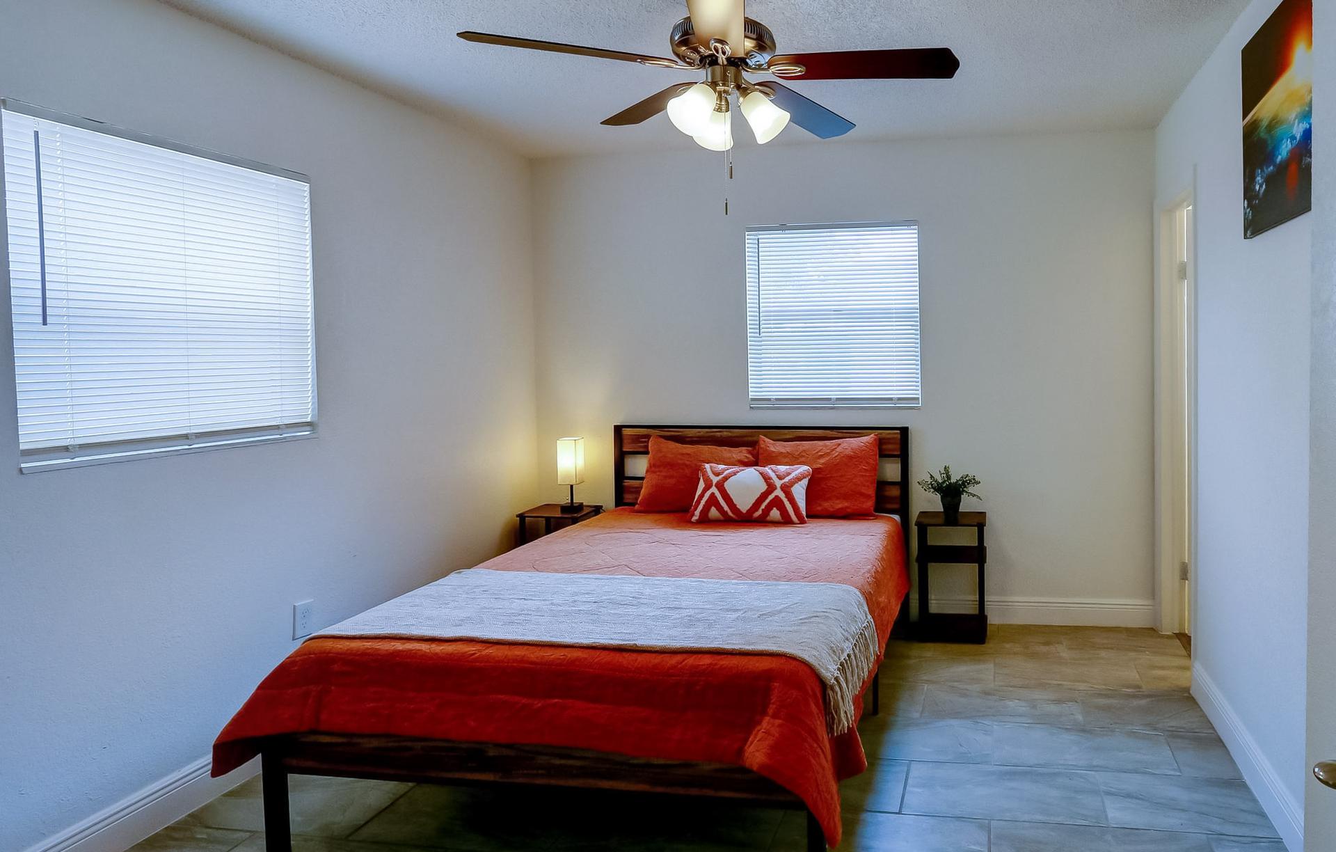 bedroom, detected:ceiling fan, window blind, bed