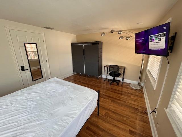 Dedicated Work Space and Wall-Mounted Television