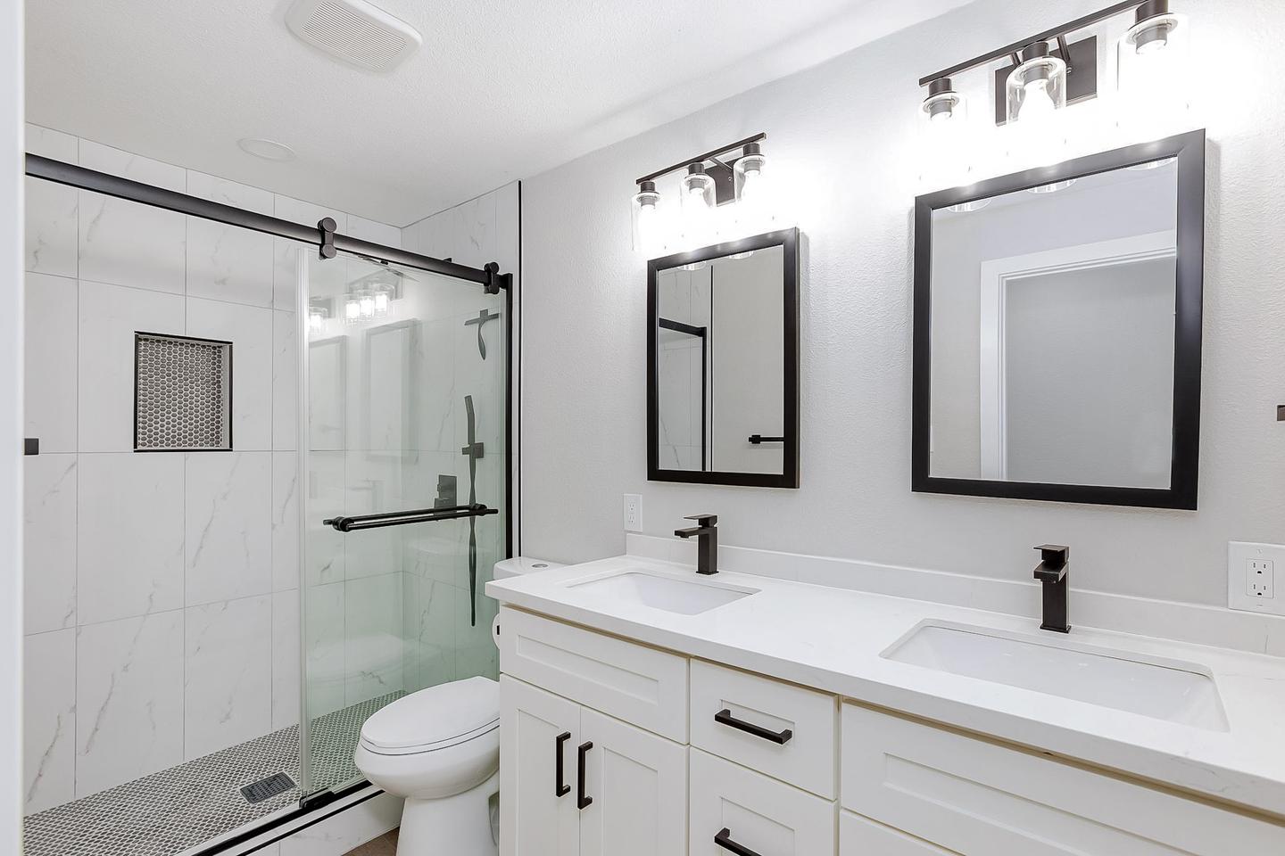 Bathroom(s)