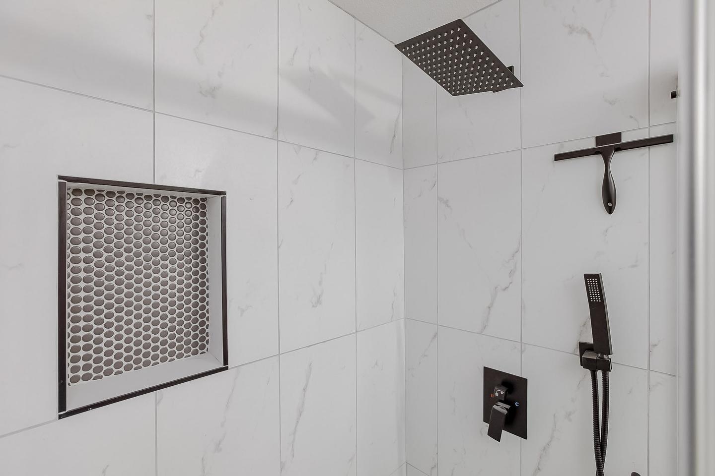 Bathroom(s)
