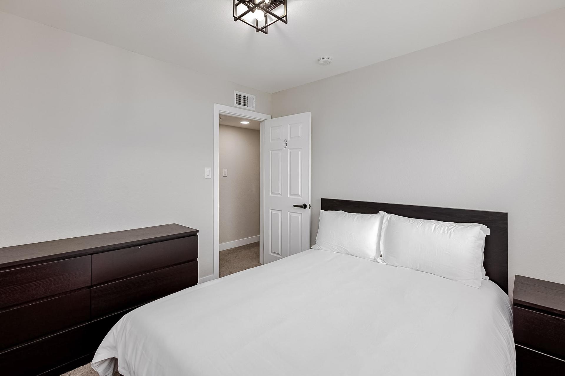 bedroom, detected:bed