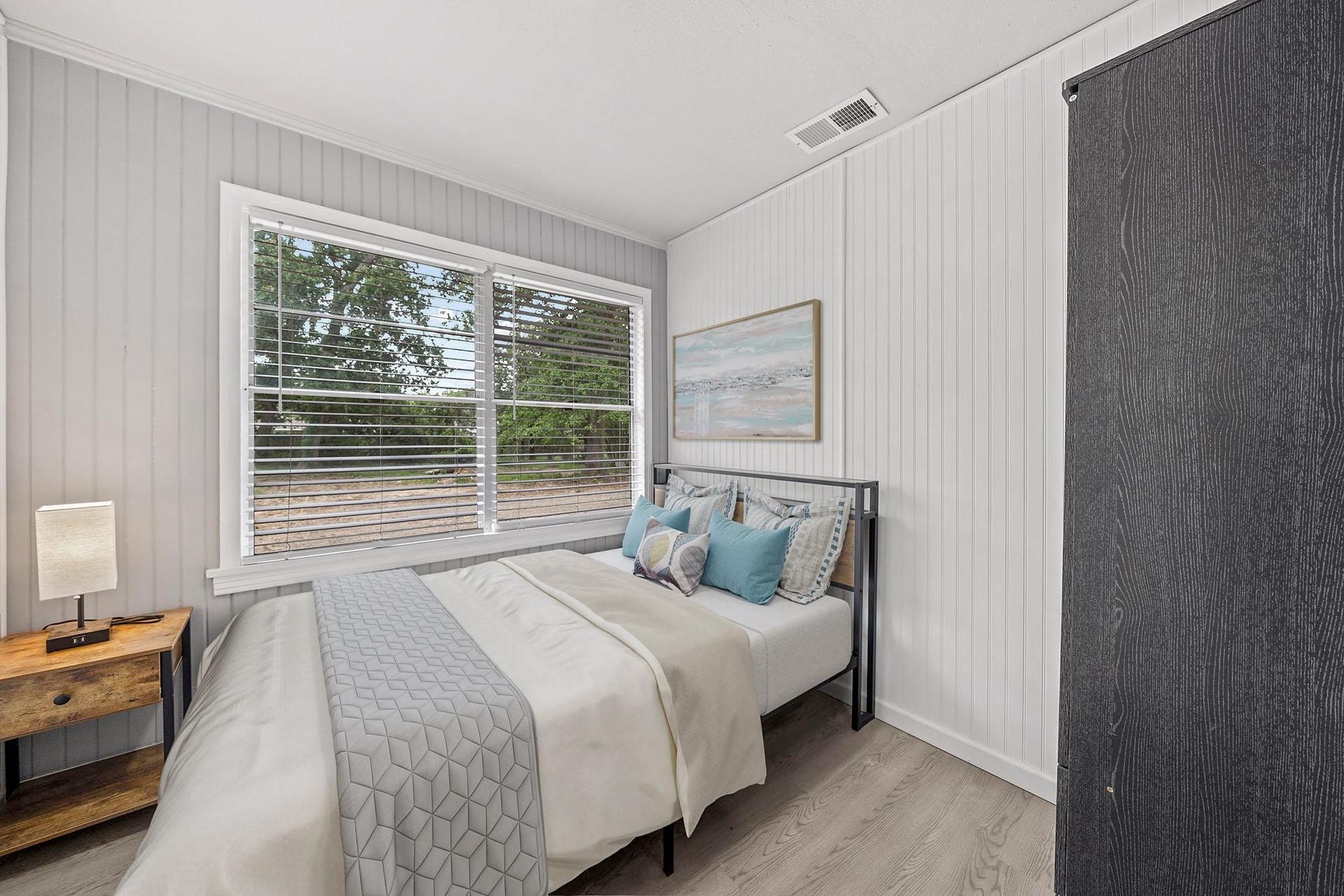bedroom, detected:bed, window blind