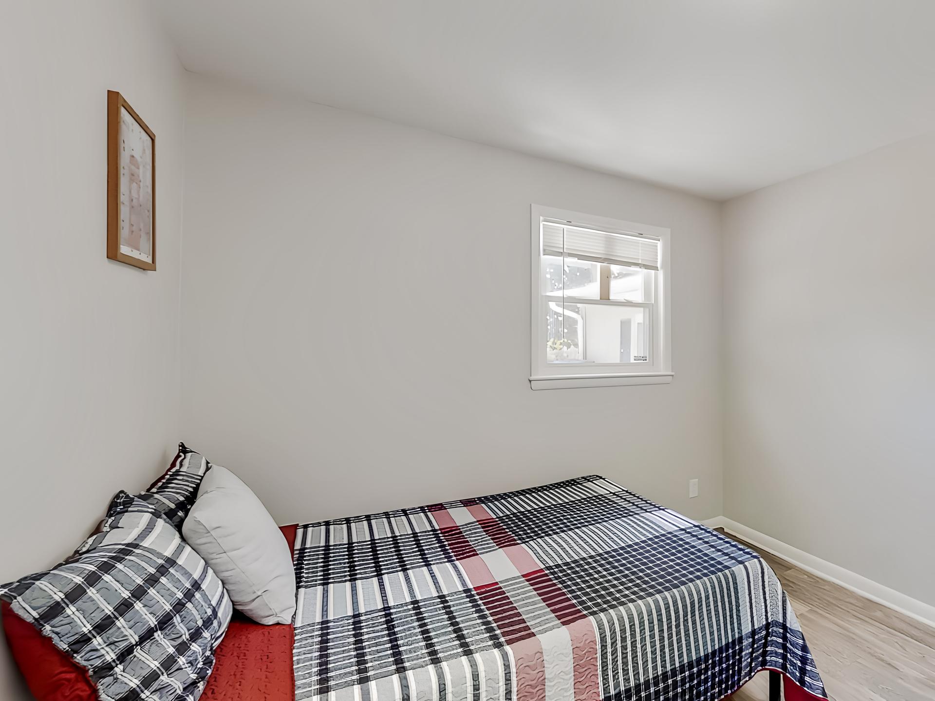 bedroom, detected:bed, window blind