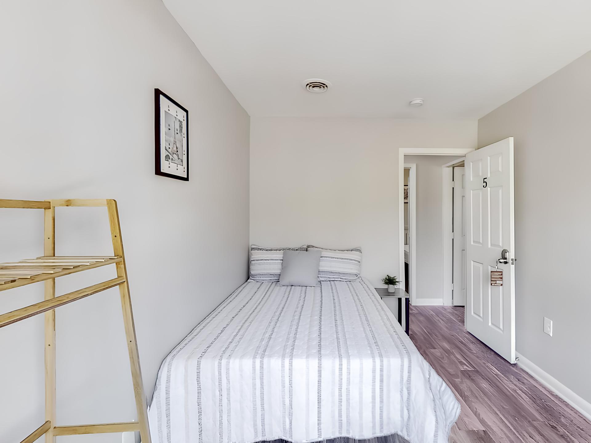 bedroom, detected:bed