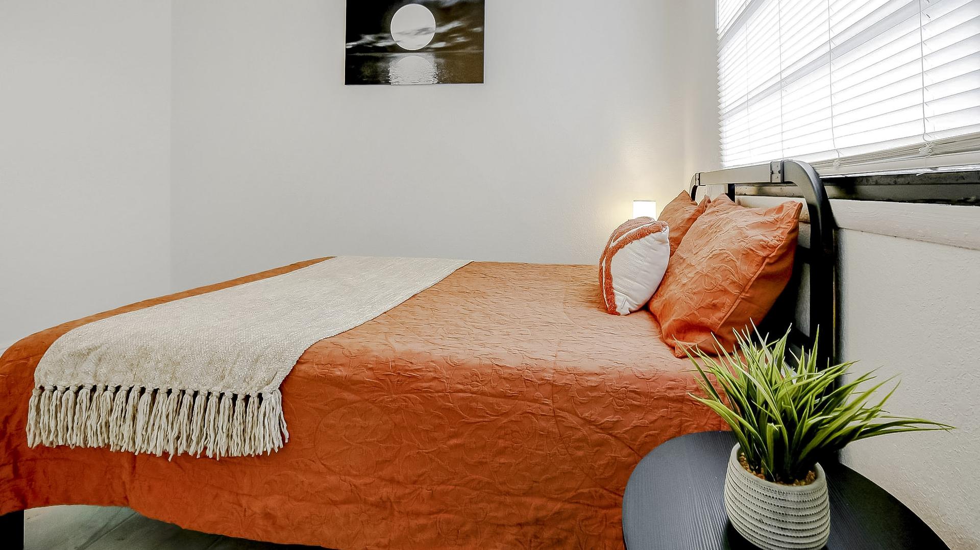 bedroom, detected:bed