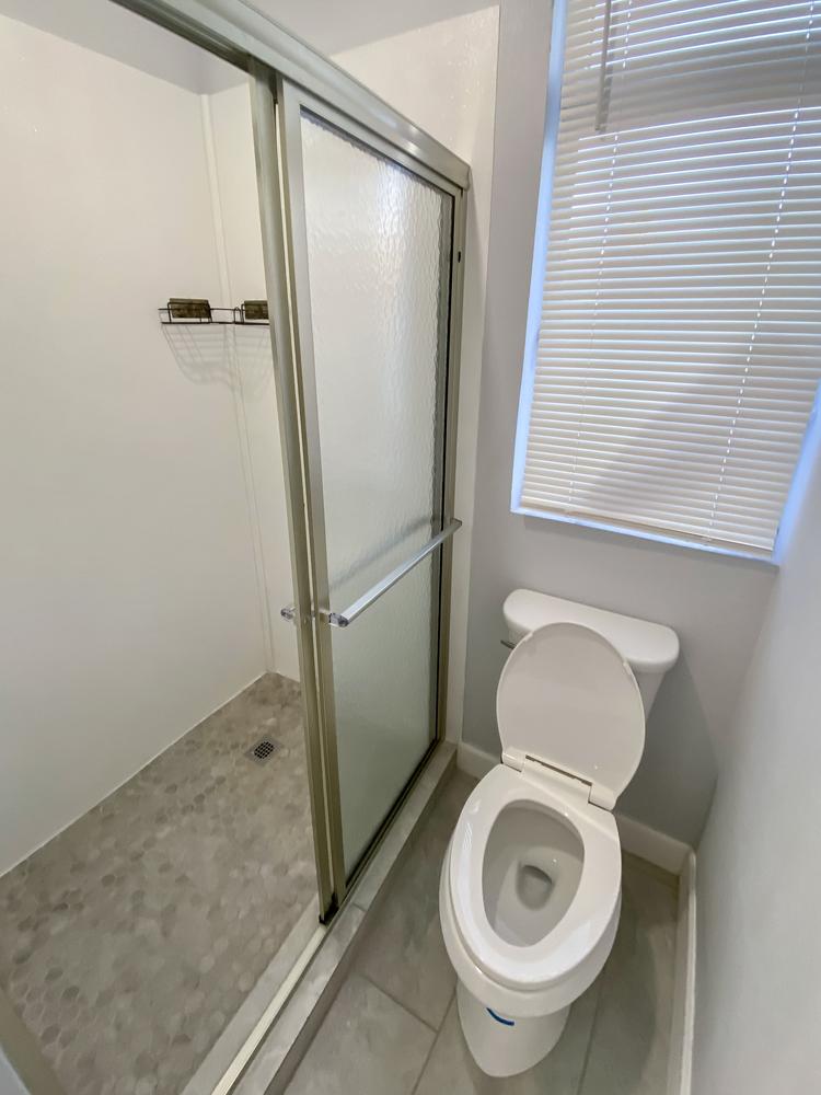 Bathroom(s)