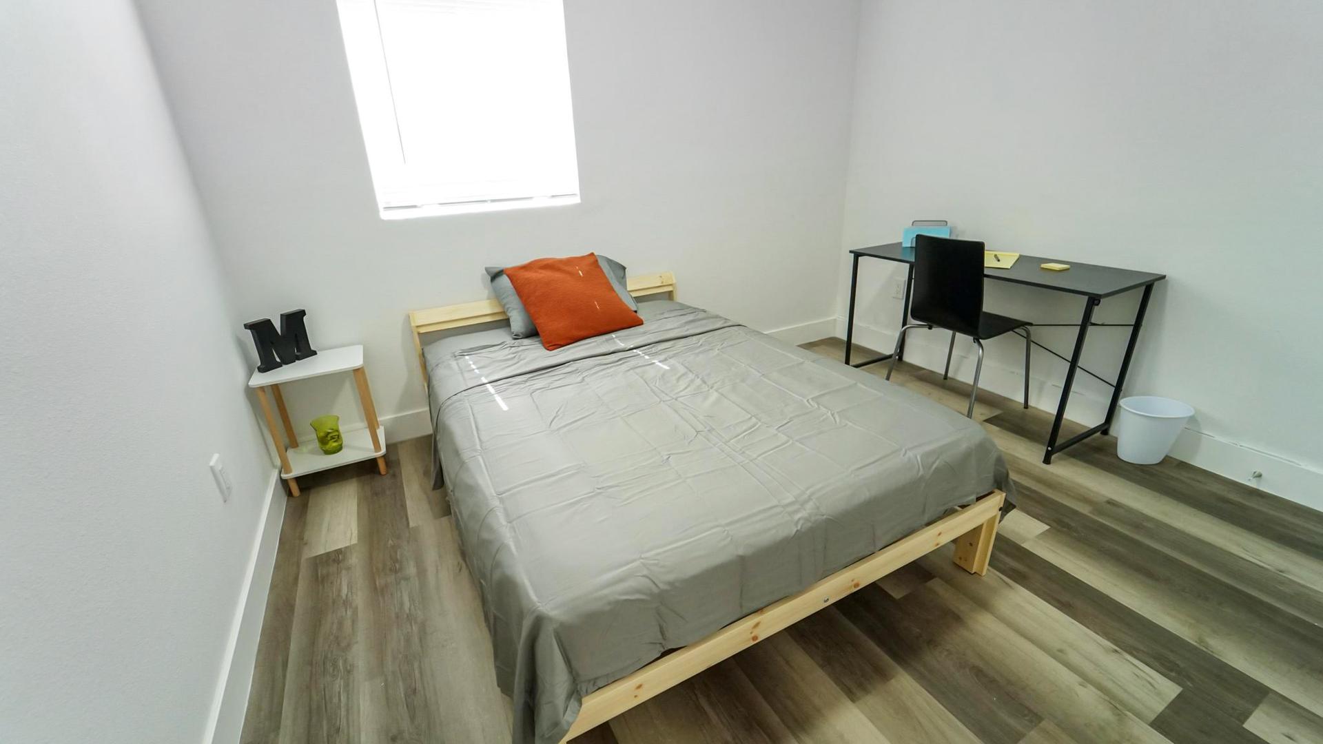 bedroom, detected:bed