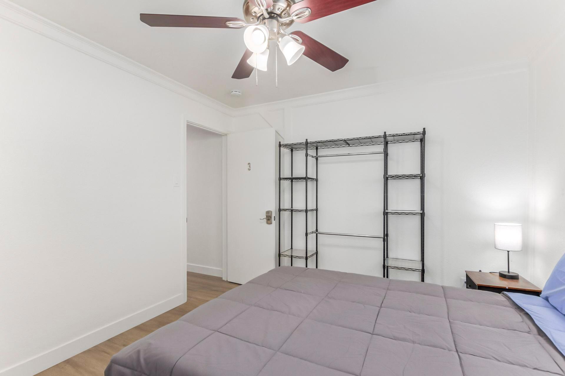 bedroom, detected:ceiling fan, bed, window blind