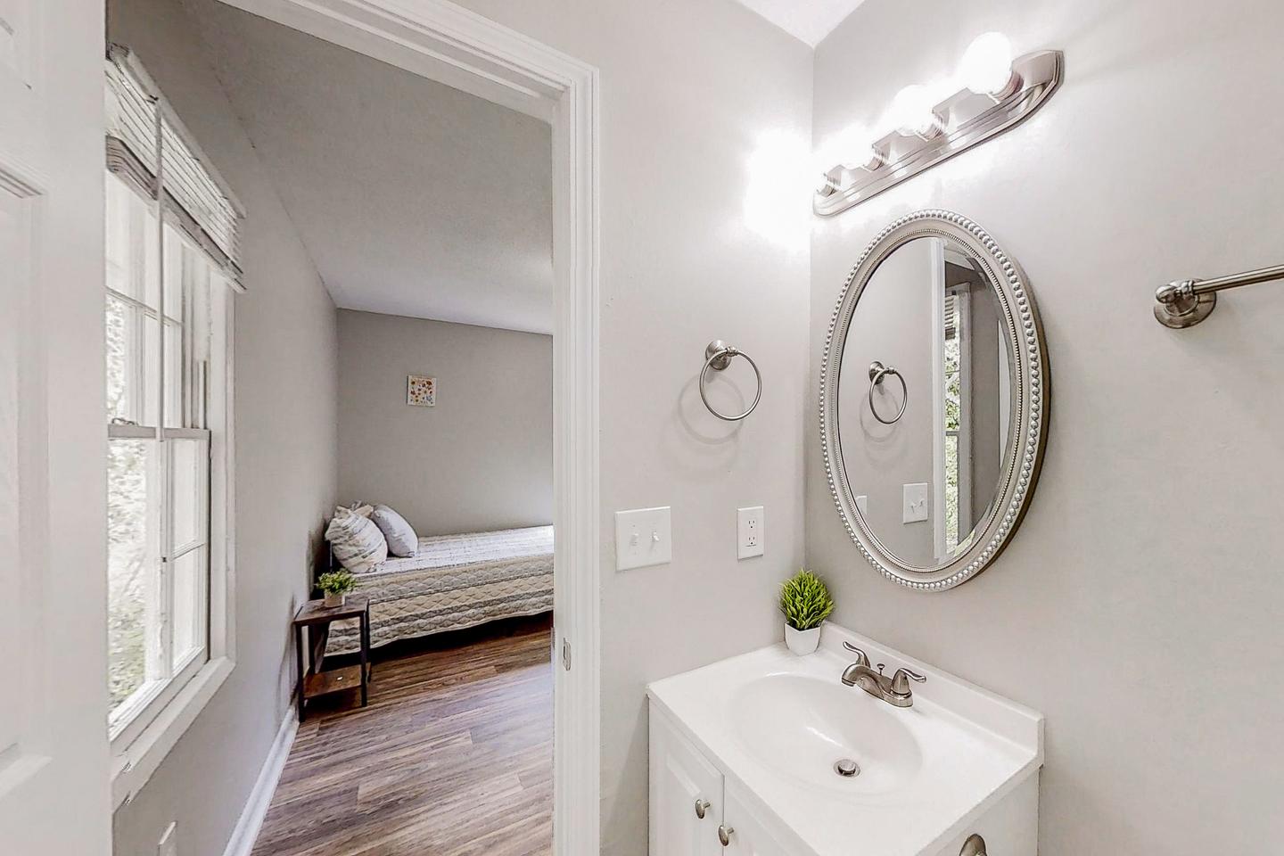 Bathroom(s)