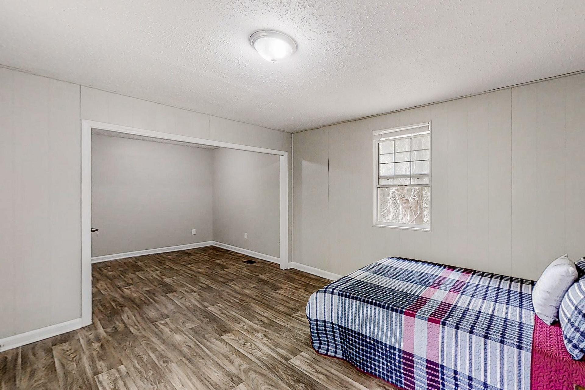 bedroom, detected:bed, window blind