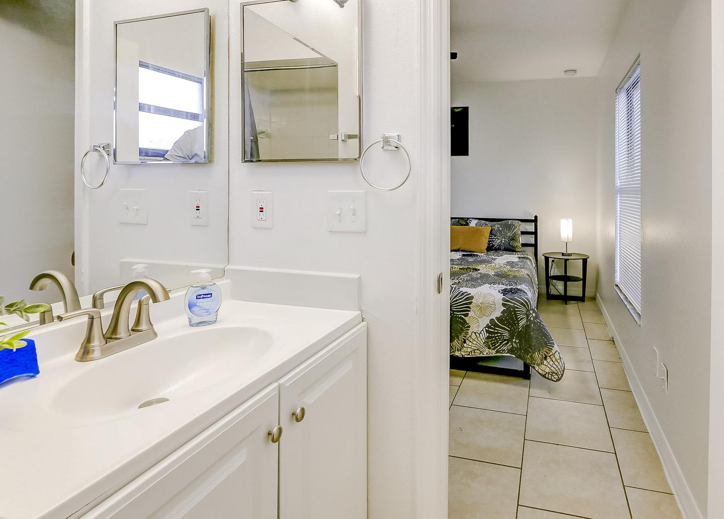 Bathroom(s)