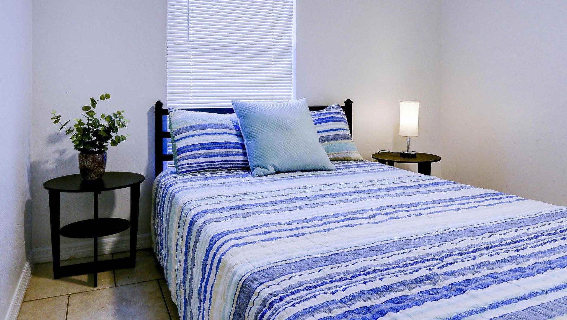 bedroom, detected:bed, window blind