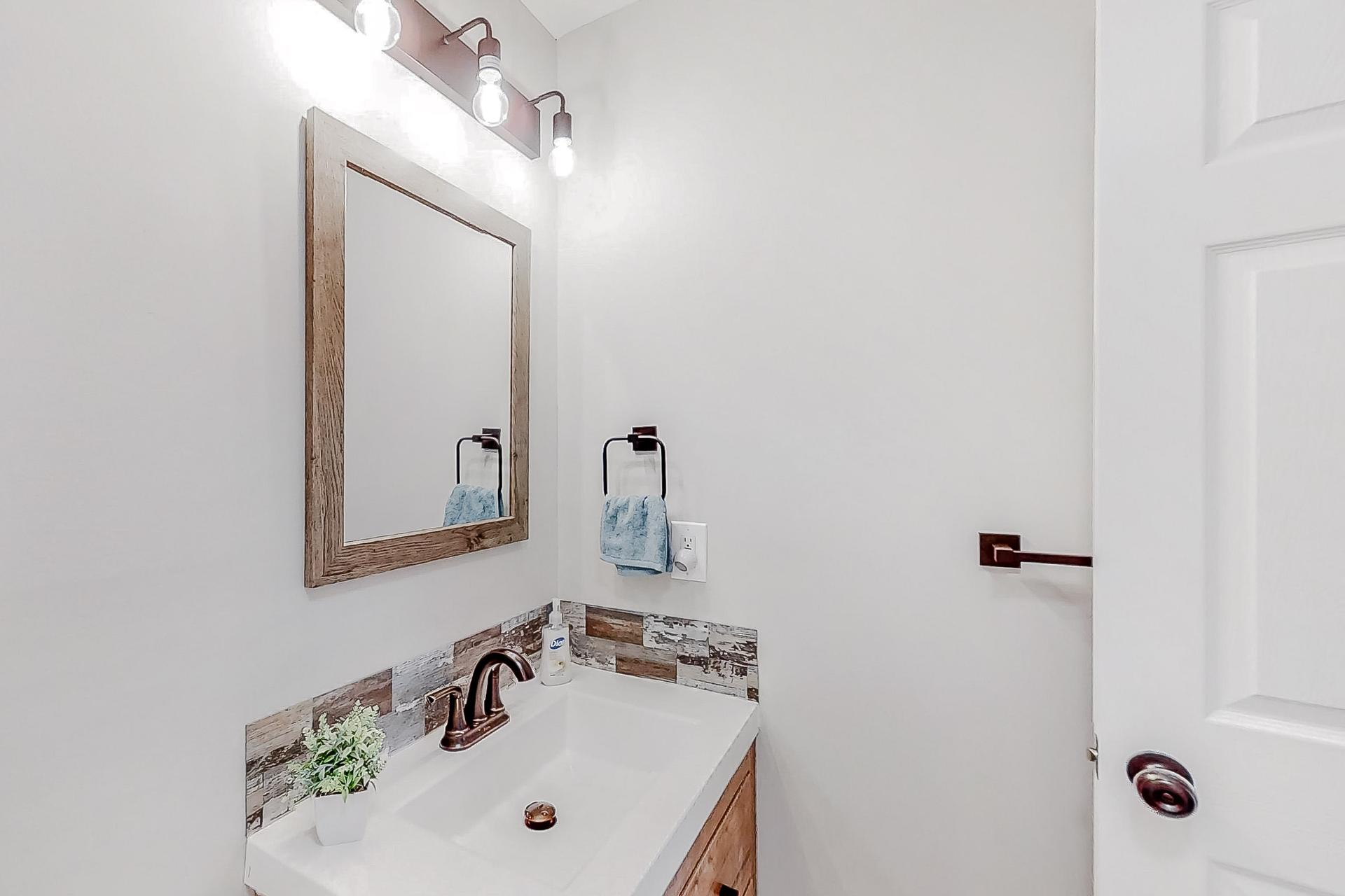 bathroom, detected: