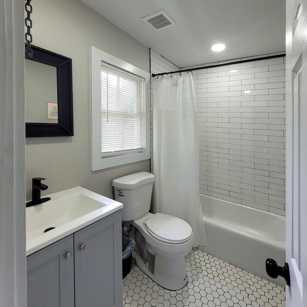 Bathroom(s)