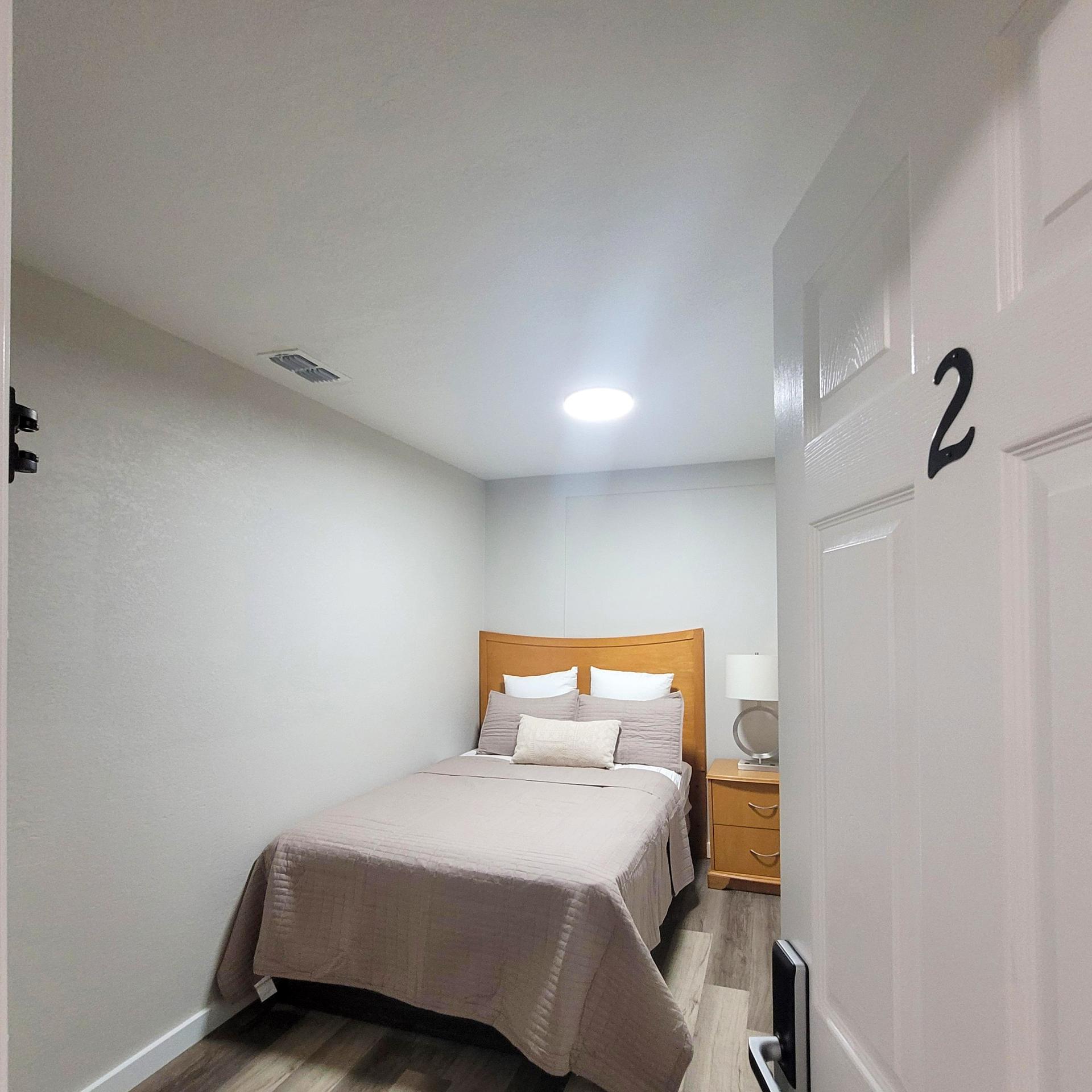 bedroom, detected:bed