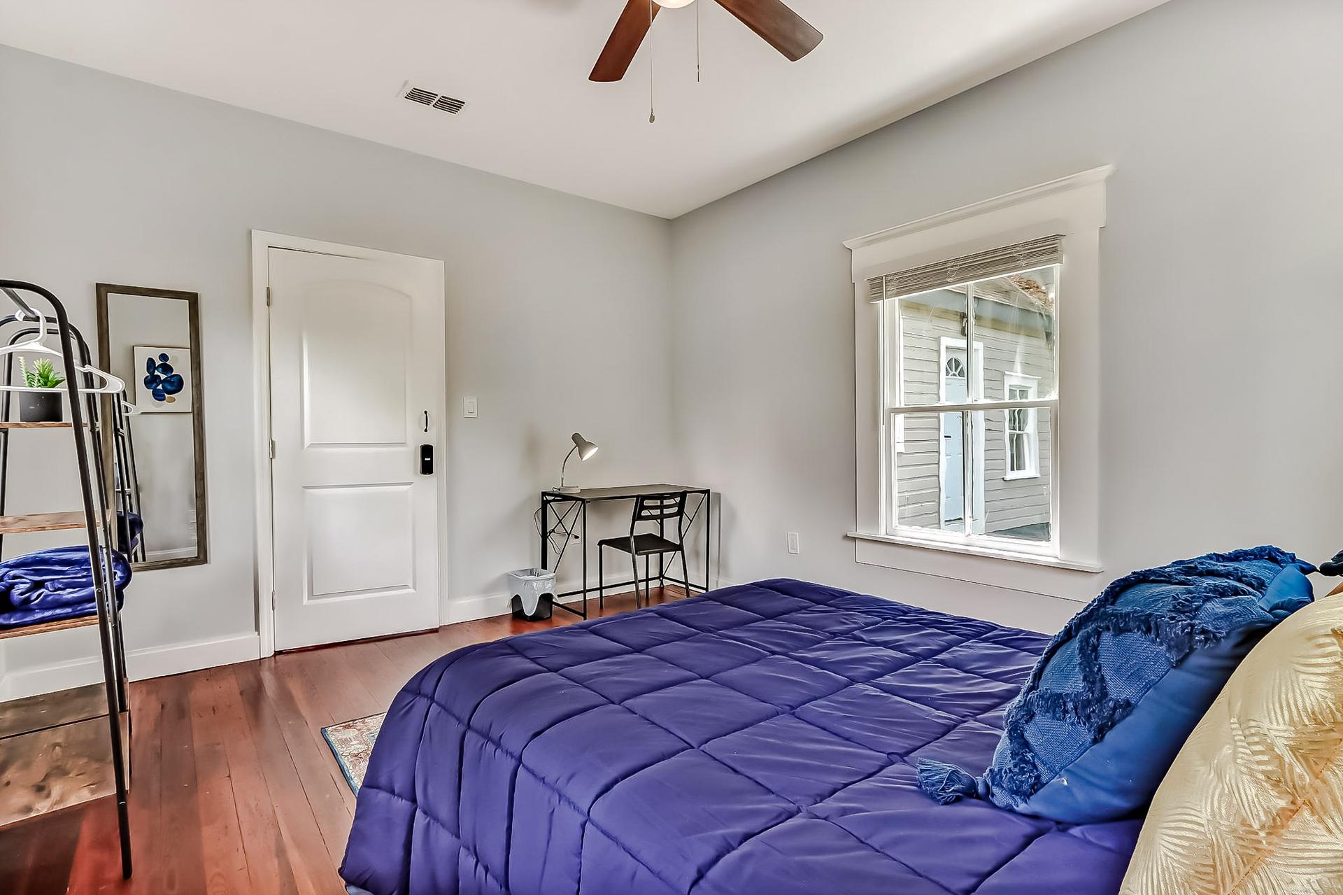 bedroom, detected:ceiling fan, bed