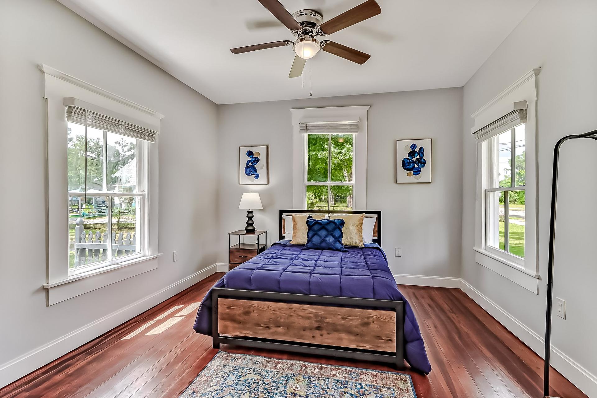 bedroom, detected:ceiling fan, window blind, bed