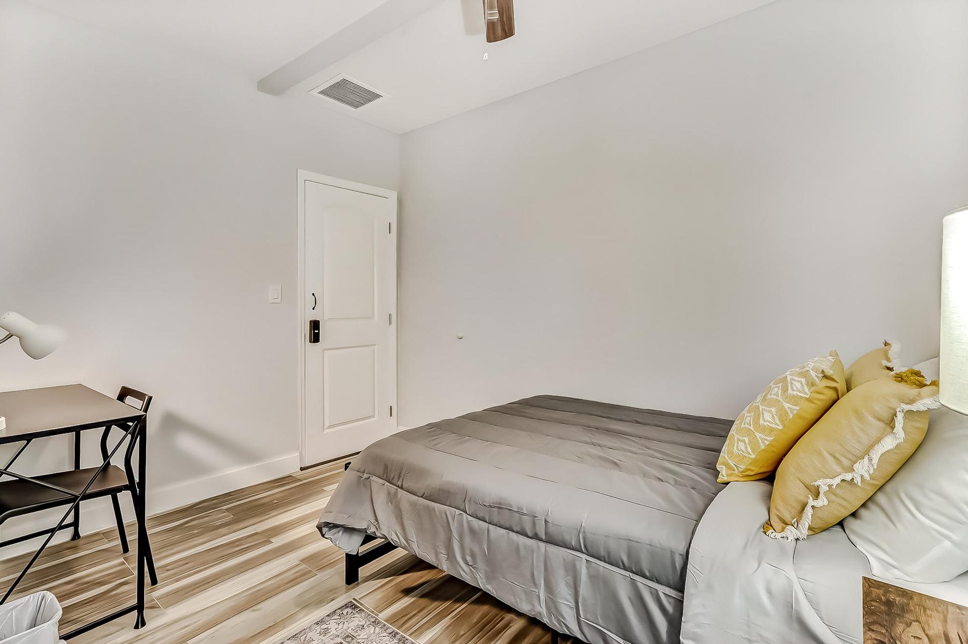 bedroom, detected:bed