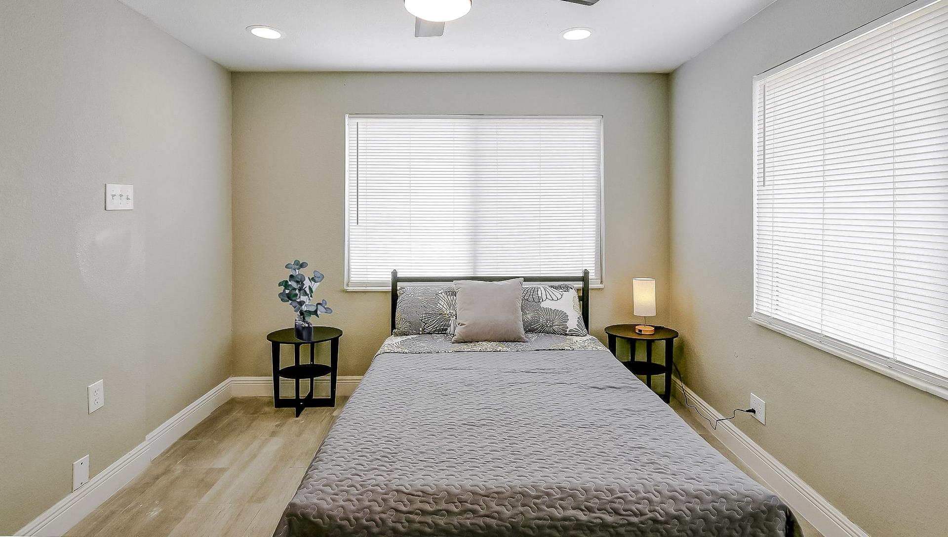 bedroom, detected:window blind, bed