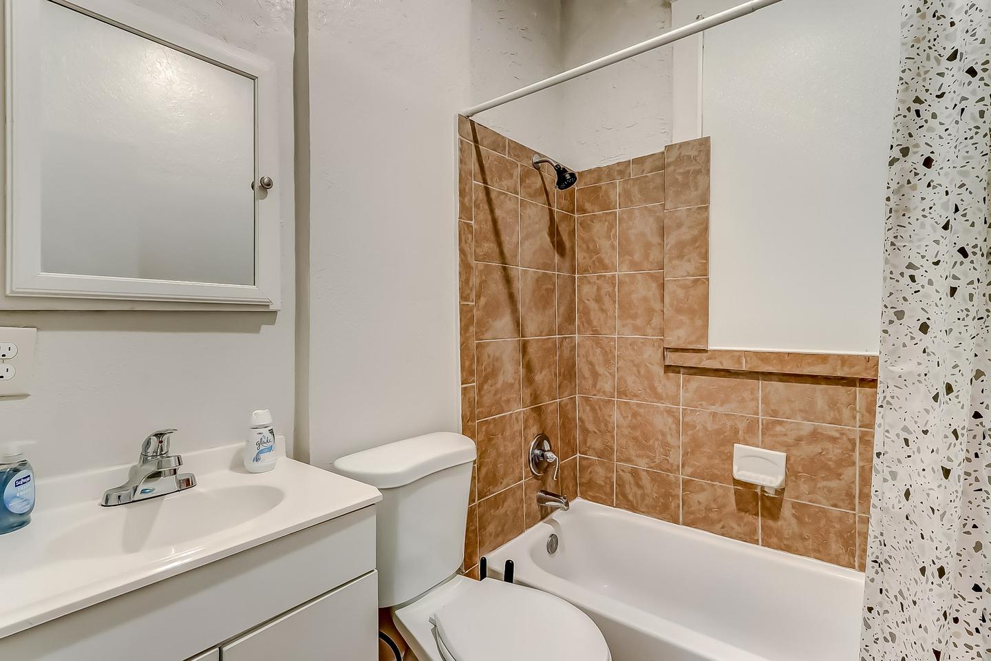 Bathroom(s)