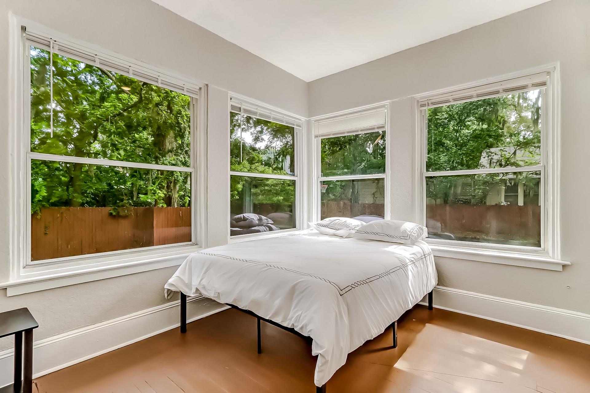bedroom, detected:bed