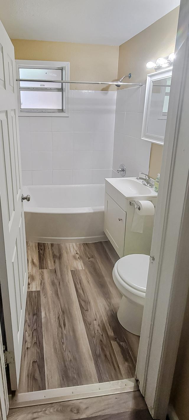 Bathroom(s)