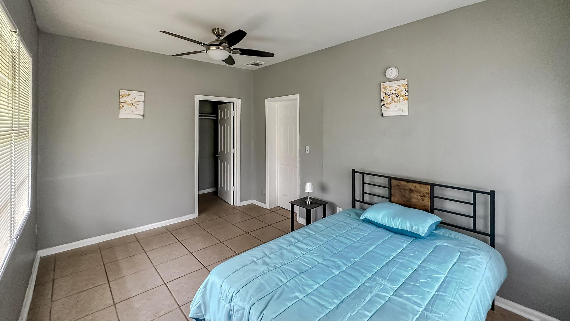 bedroom, detected:ceiling fan, bed