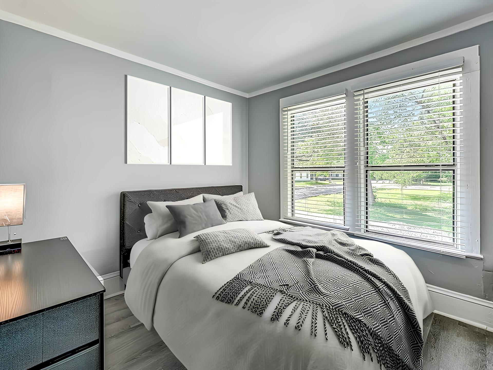 bedroom, detected:window blind, bed