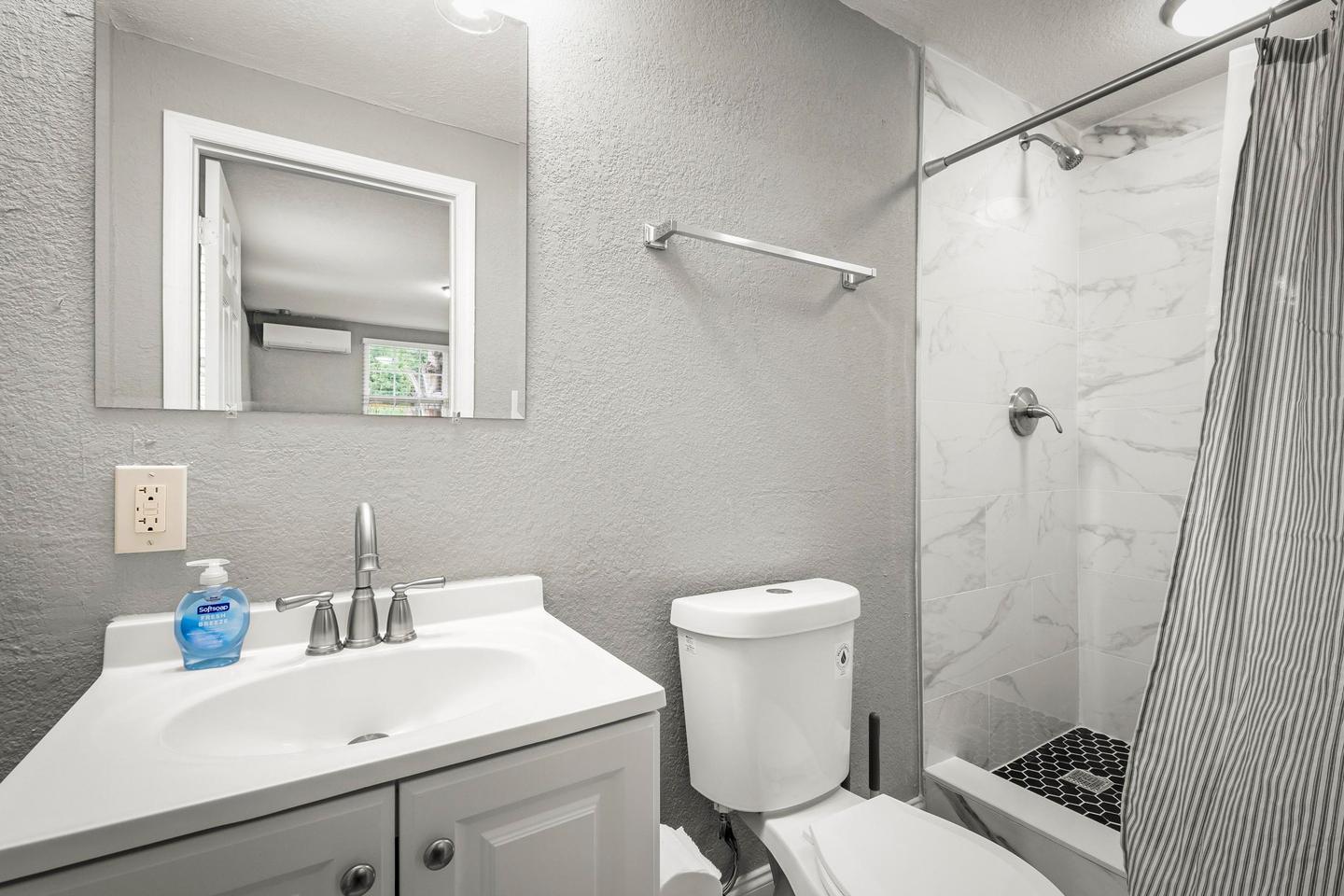 Bathroom(s)