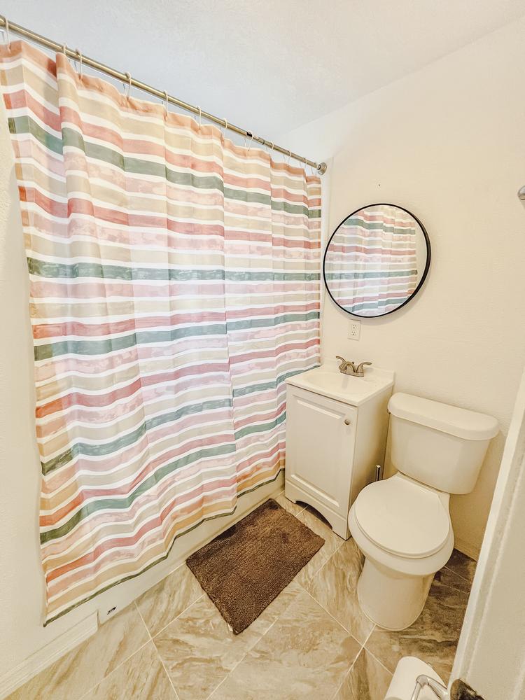 Bathroom(s)