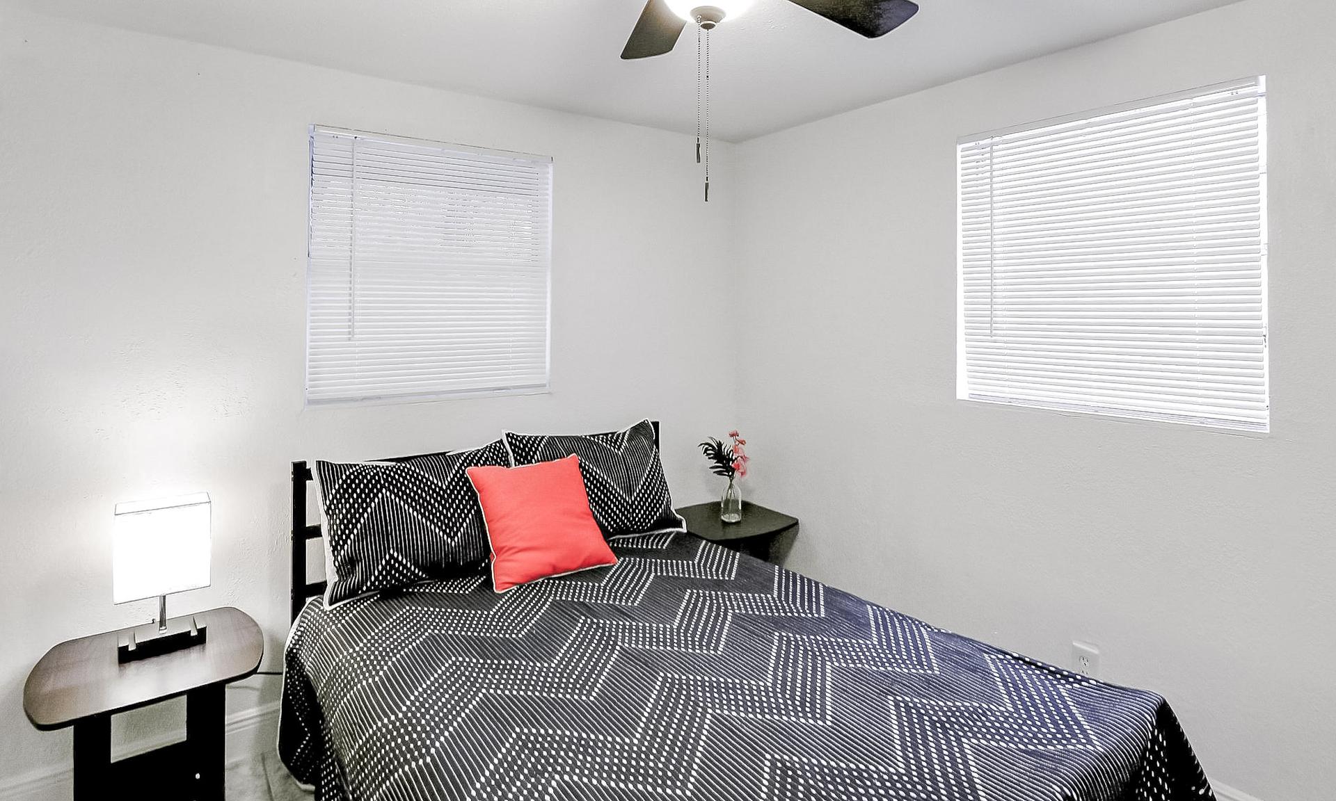 bedroom, detected:ceiling fan, window blind, bed