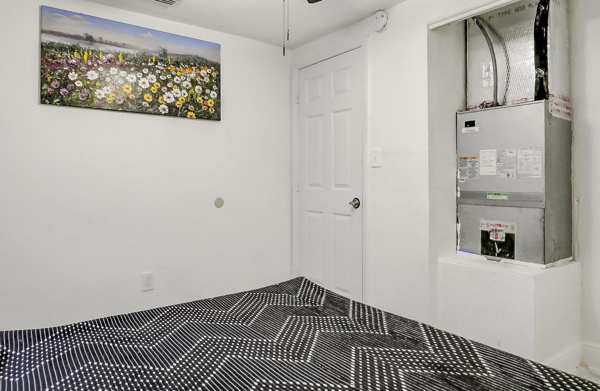 bedroom, detected:carpet