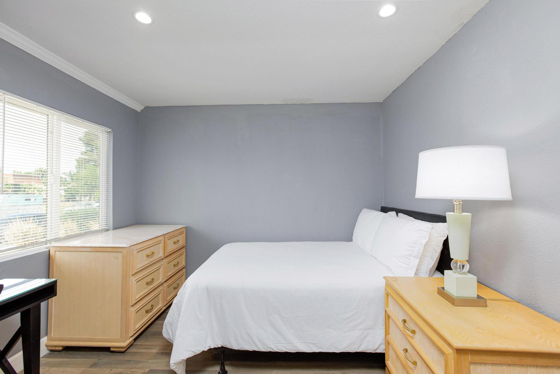 bedroom, detected:bed