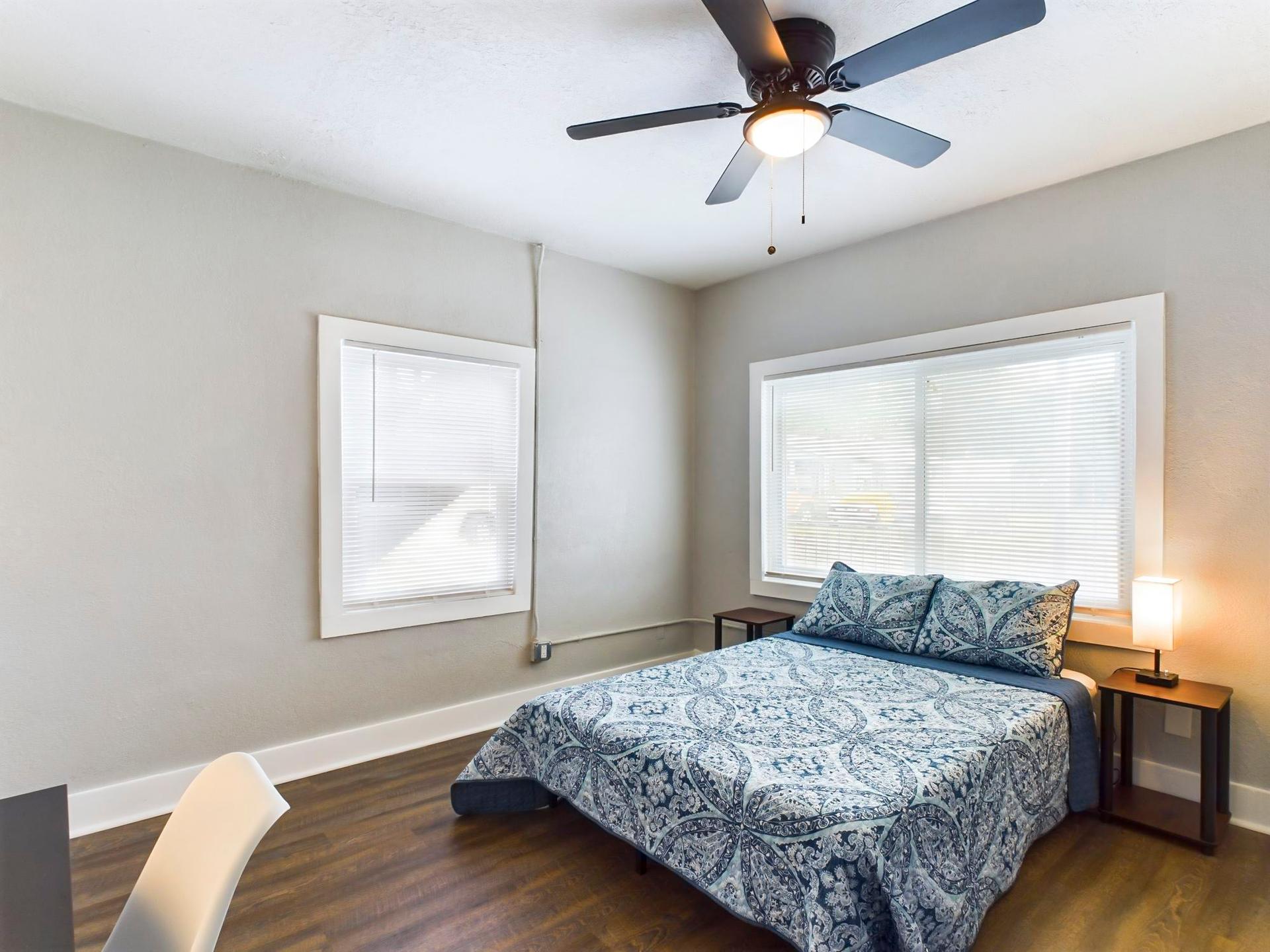 bedroom, detected:ceiling fan, window blind, bed
