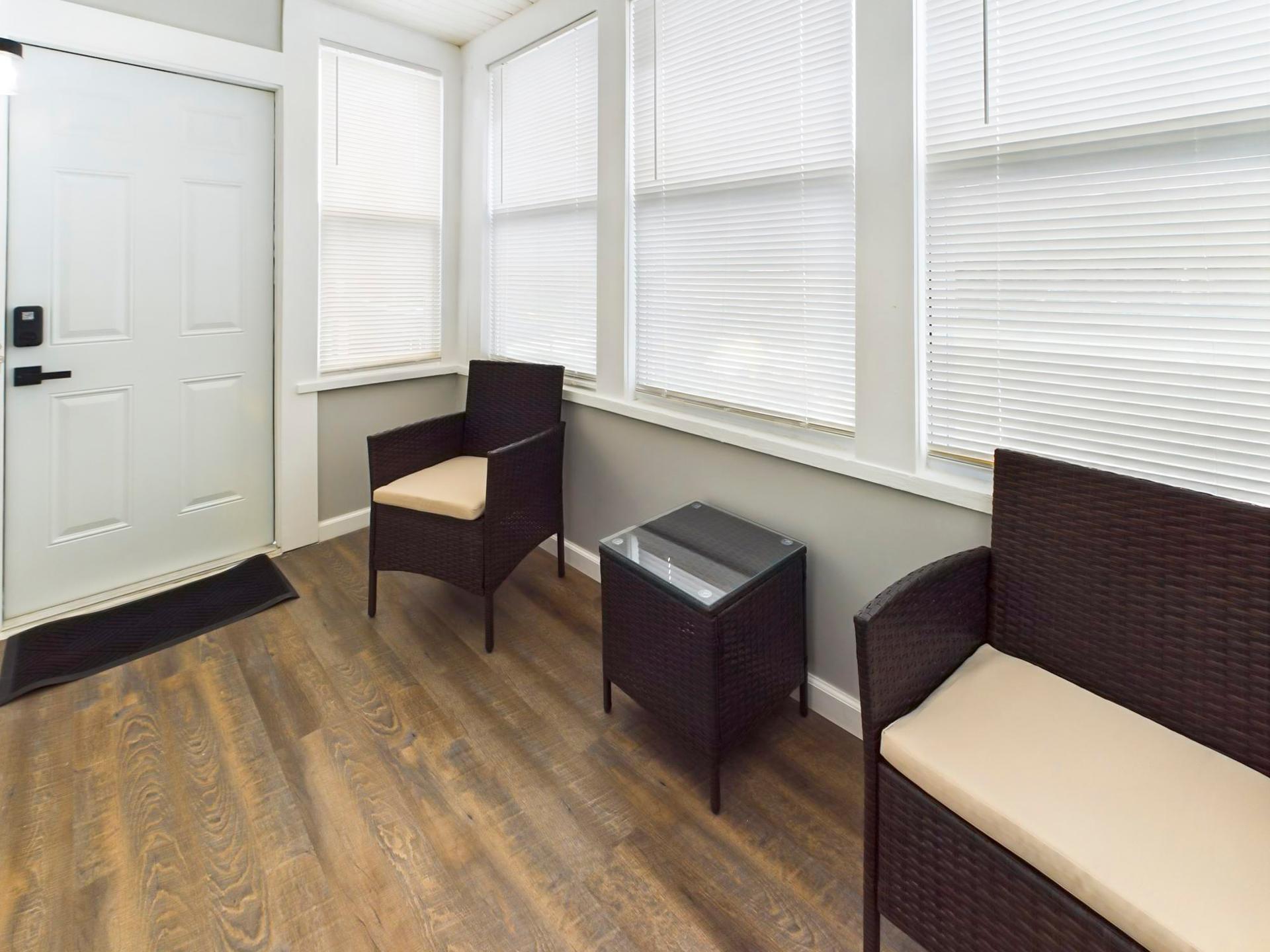 living_room, detected:window blind