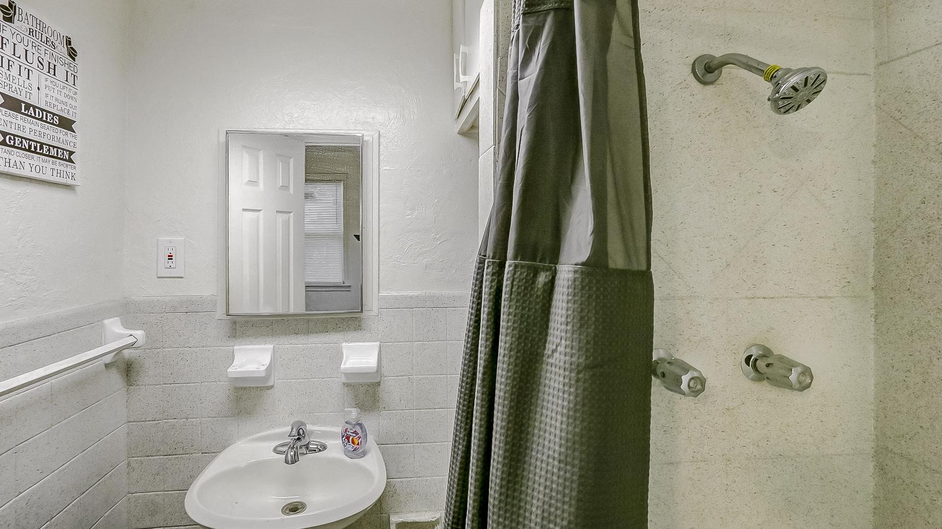 Bathroom(s)