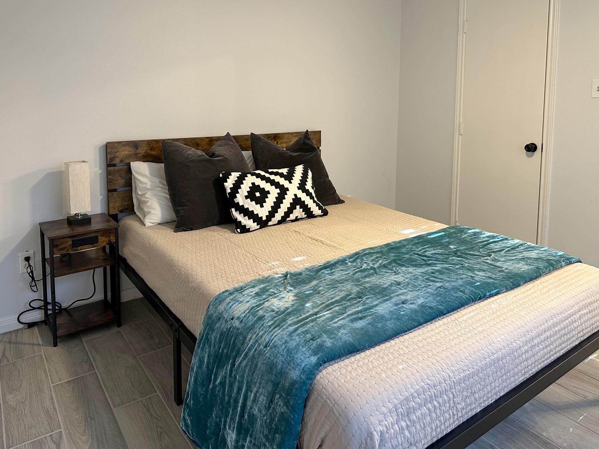 bedroom, detected:bed