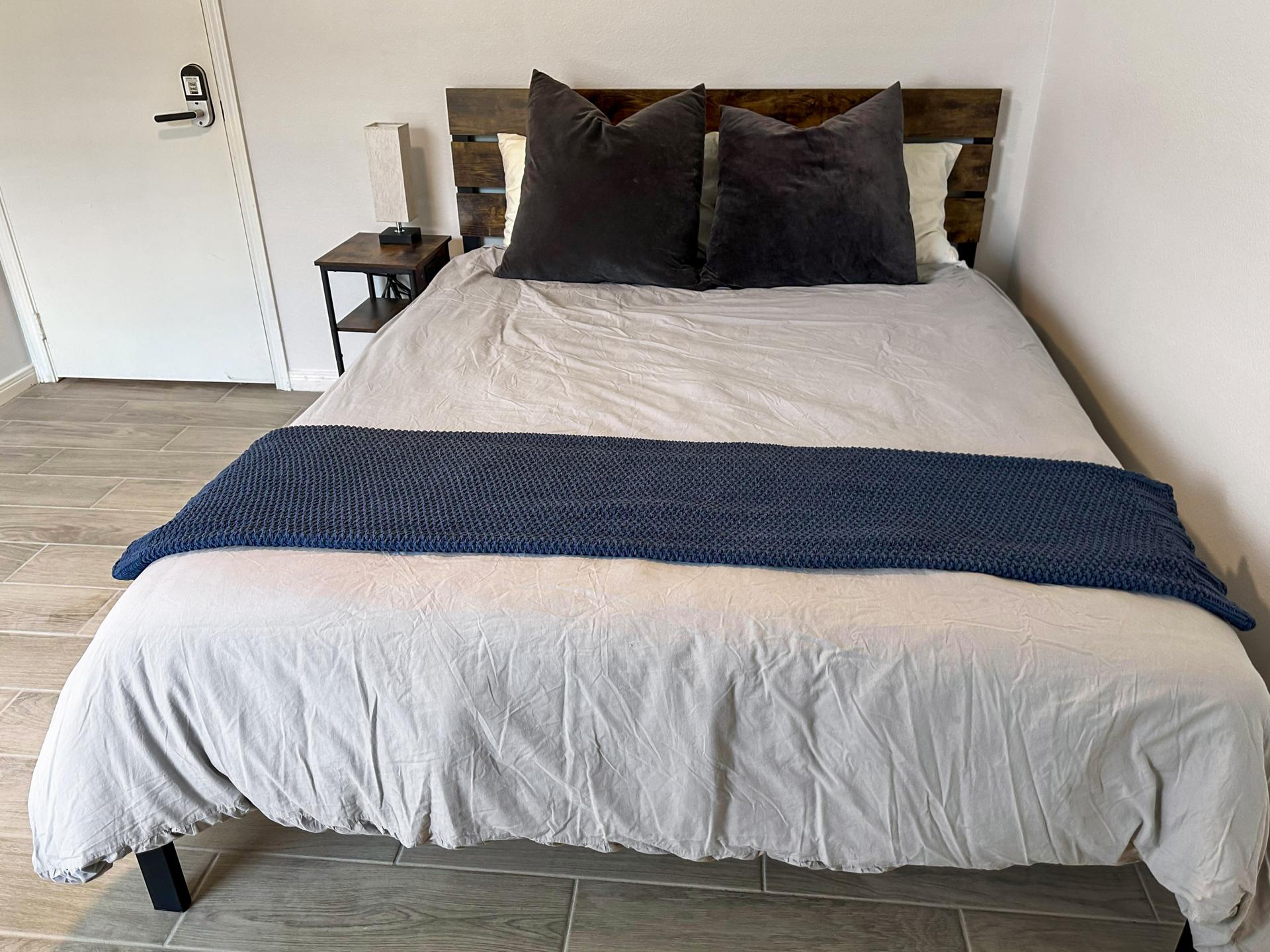 bedroom, detected:bed
