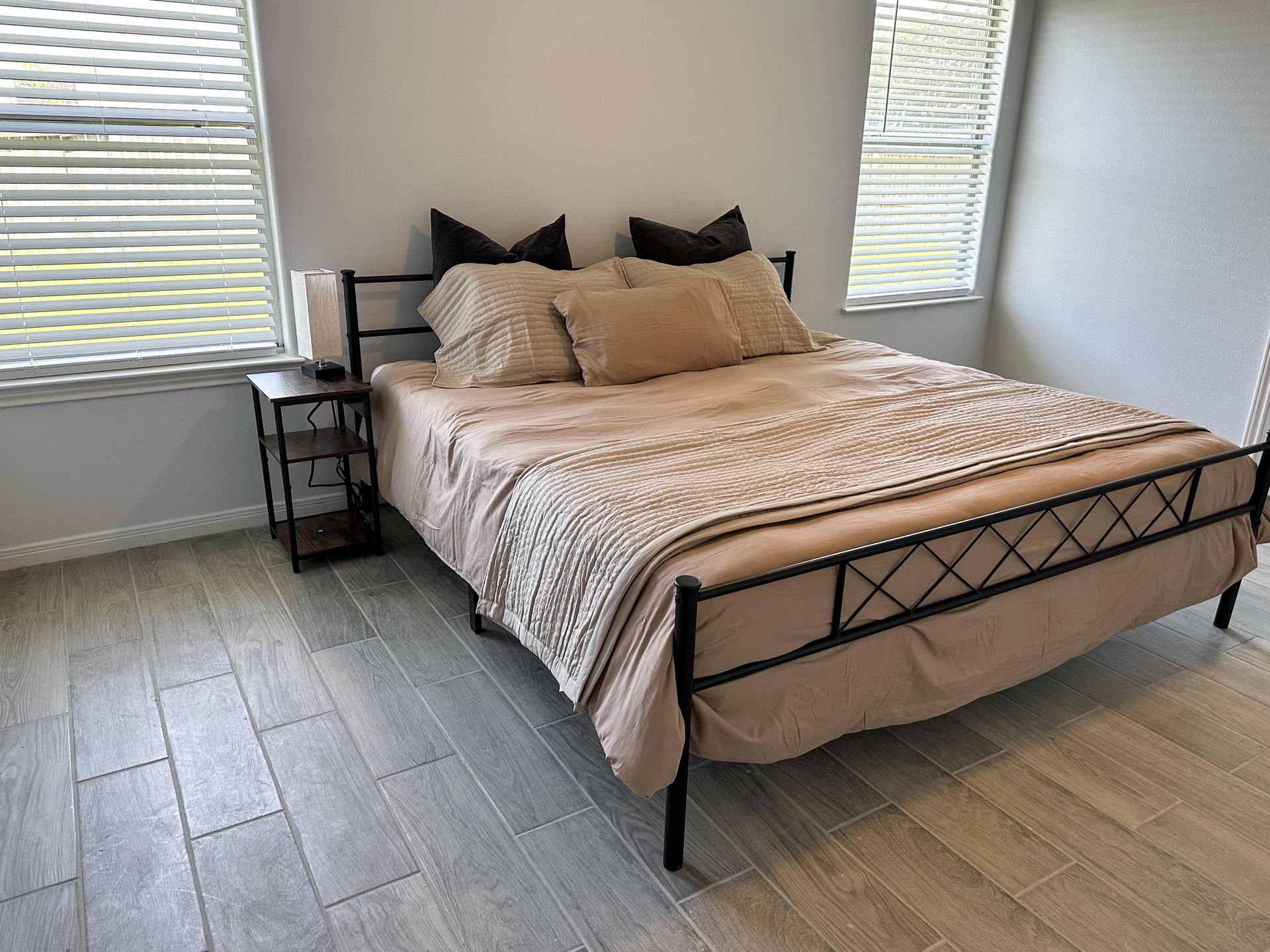 bedroom, detected:window blind, bed