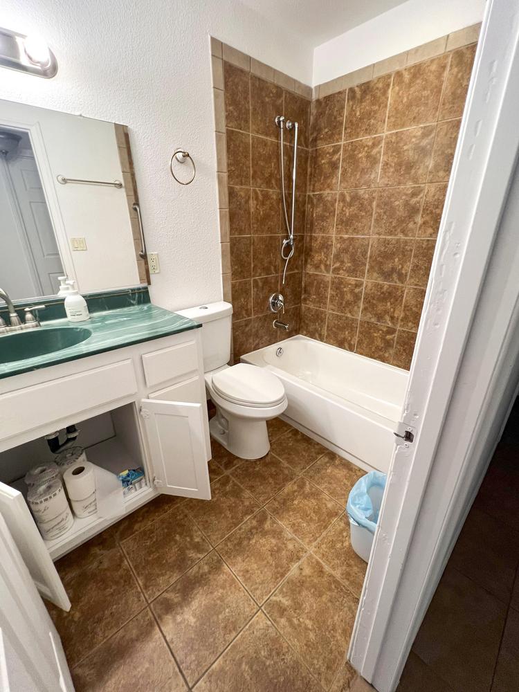 Bathroom(s)