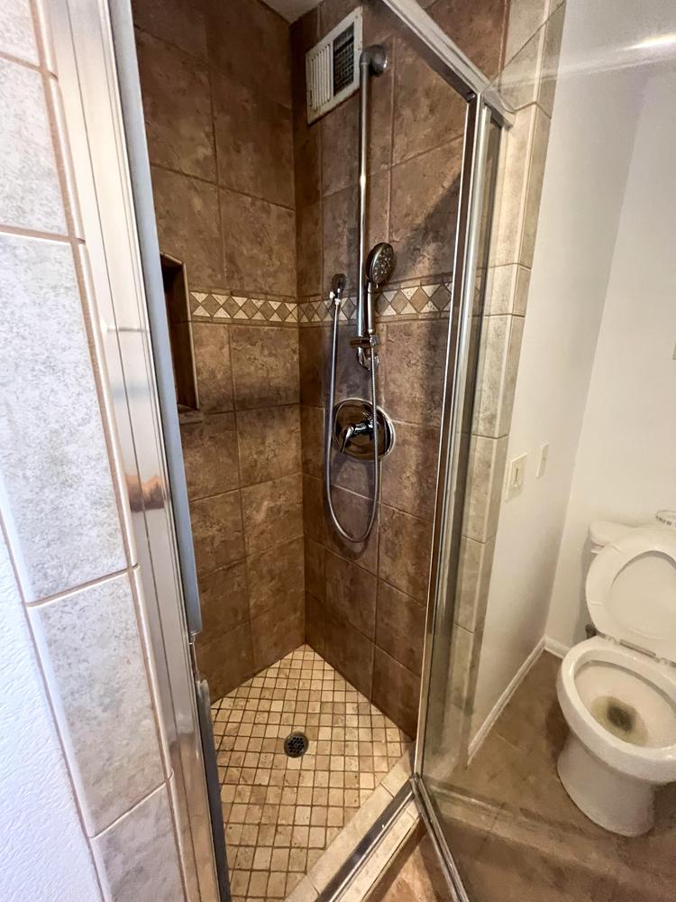 Bathroom(s)